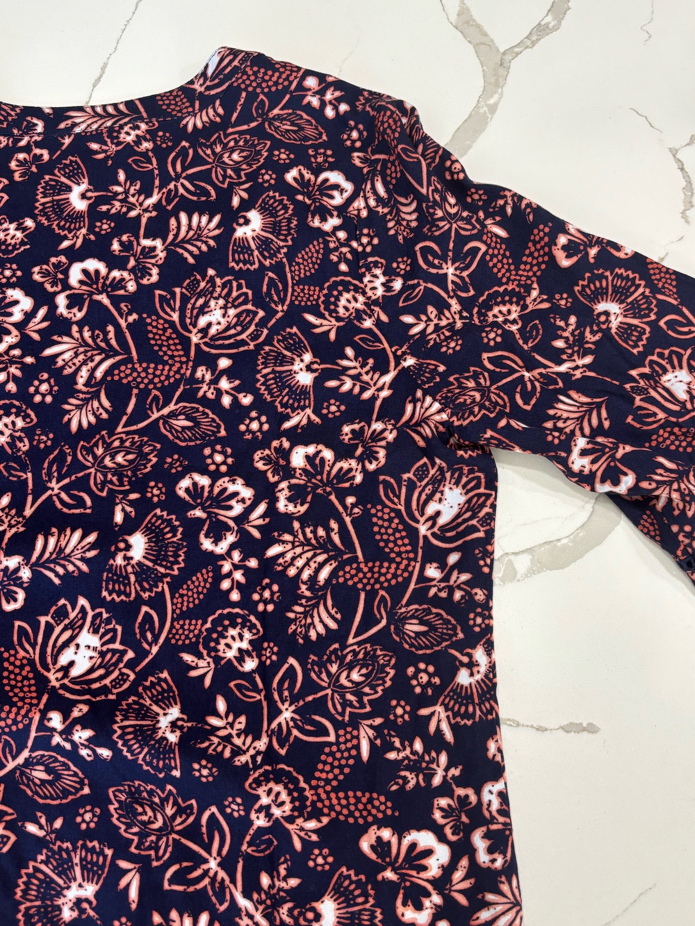 Gloria Vanderbilt Nova Navy Coral Floral V-Neck Tunic Blouse Top Bell Sleeve M - Picture 11 of 16